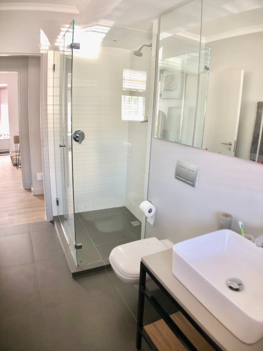 2 Bedroom Property for Sale in Sea Point Western Cape